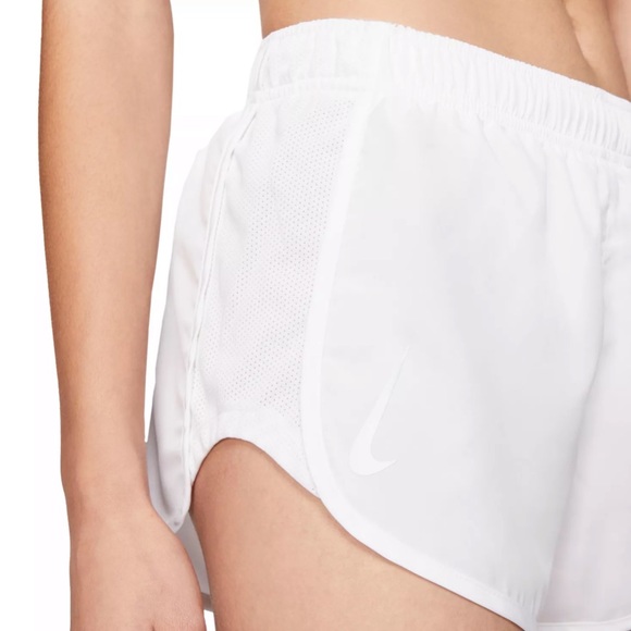 Nike Women's High-Cut Tempo Shorts S - Picture 3 of 7